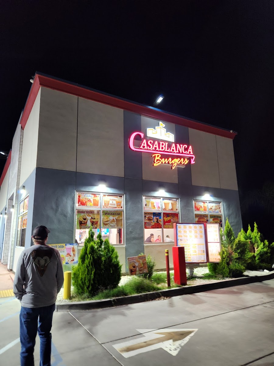 Casablanca Burgers - Photo 7