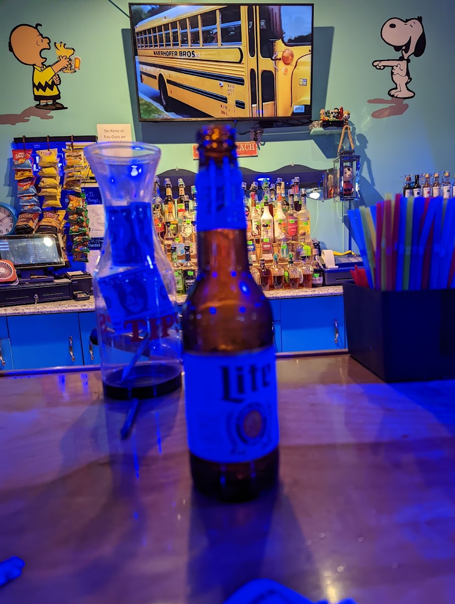 Charlie Brown's Tavern - Photo 3