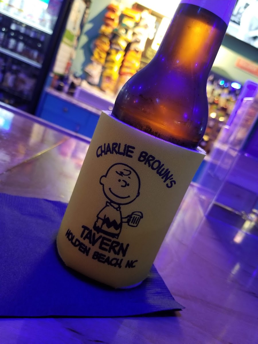 Charlie Brown's Tavern - Photo 8