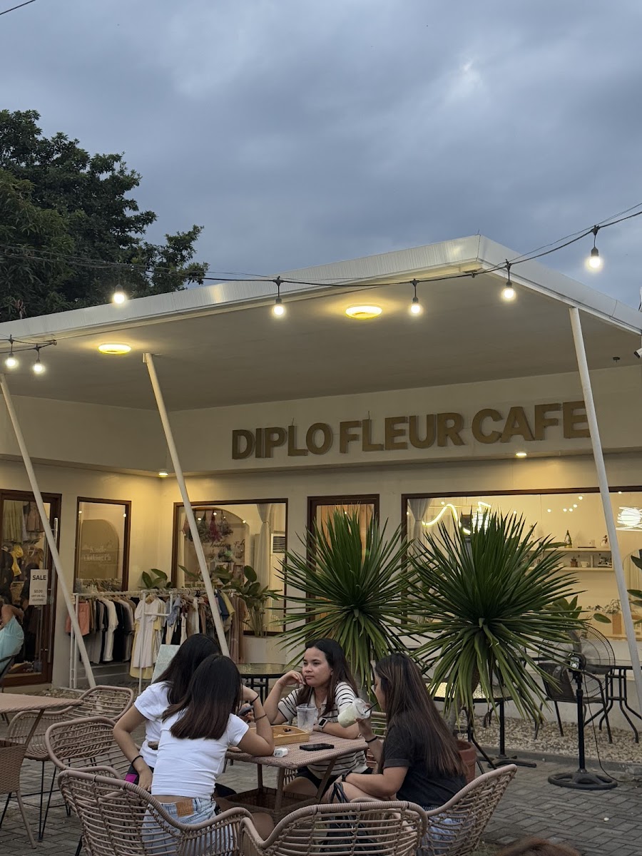 Diplo Fleur Café