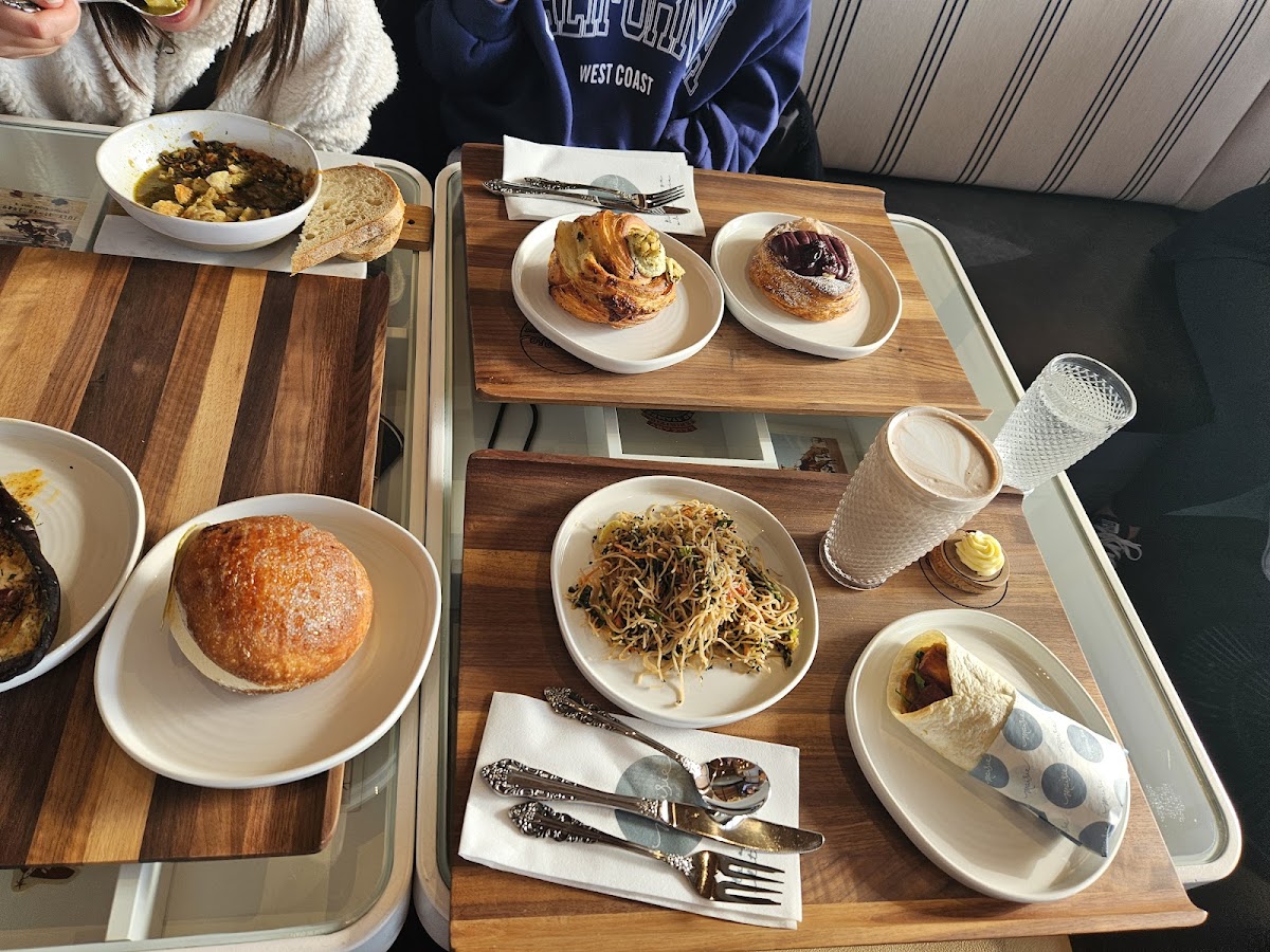 Maisie Eatery - Photo 5