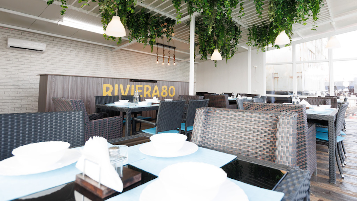 Riviera 80 - Restaurant Plutitor pe Dunare