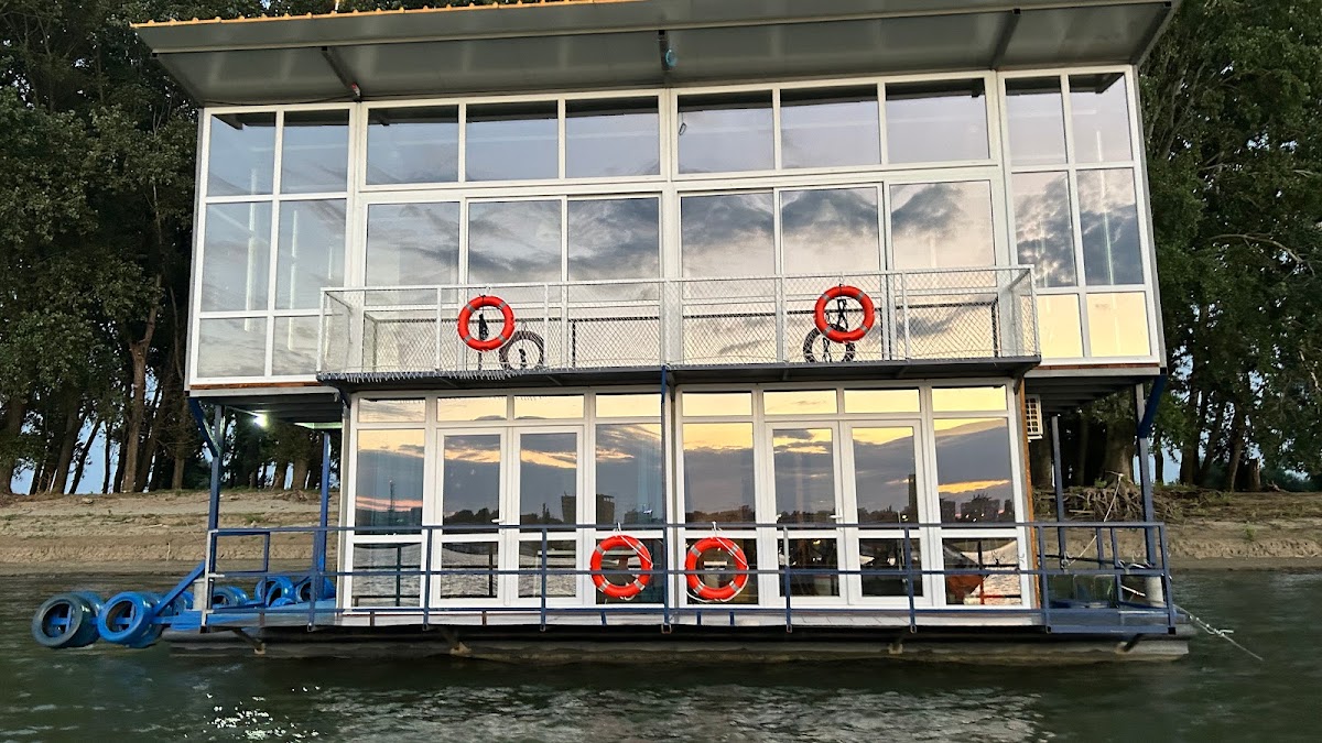 Riviera 80 - Restaurant Plutitor pe Dunare - Photo 2
