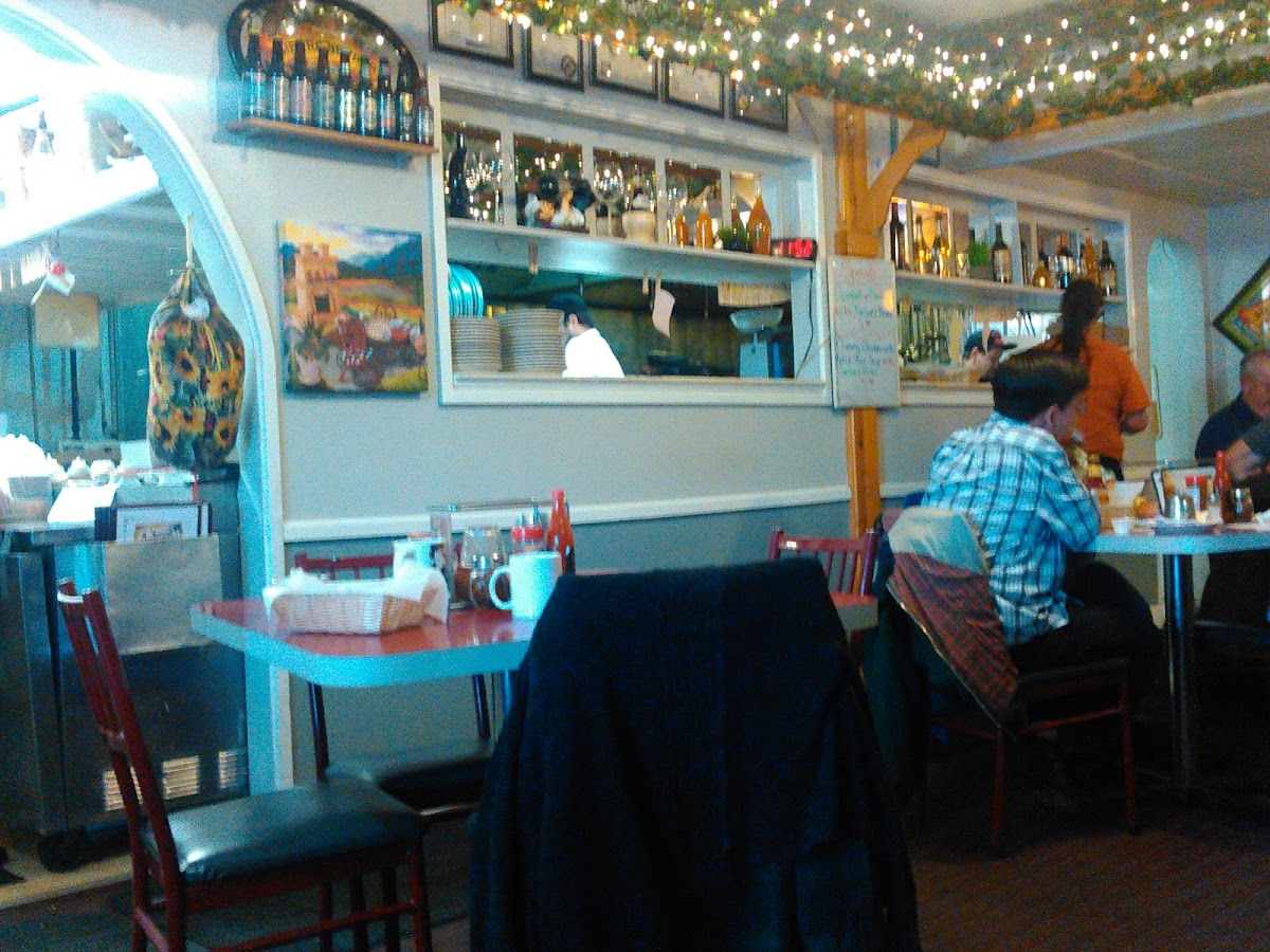 Antonio's Cucina Italiana - Photo 9
