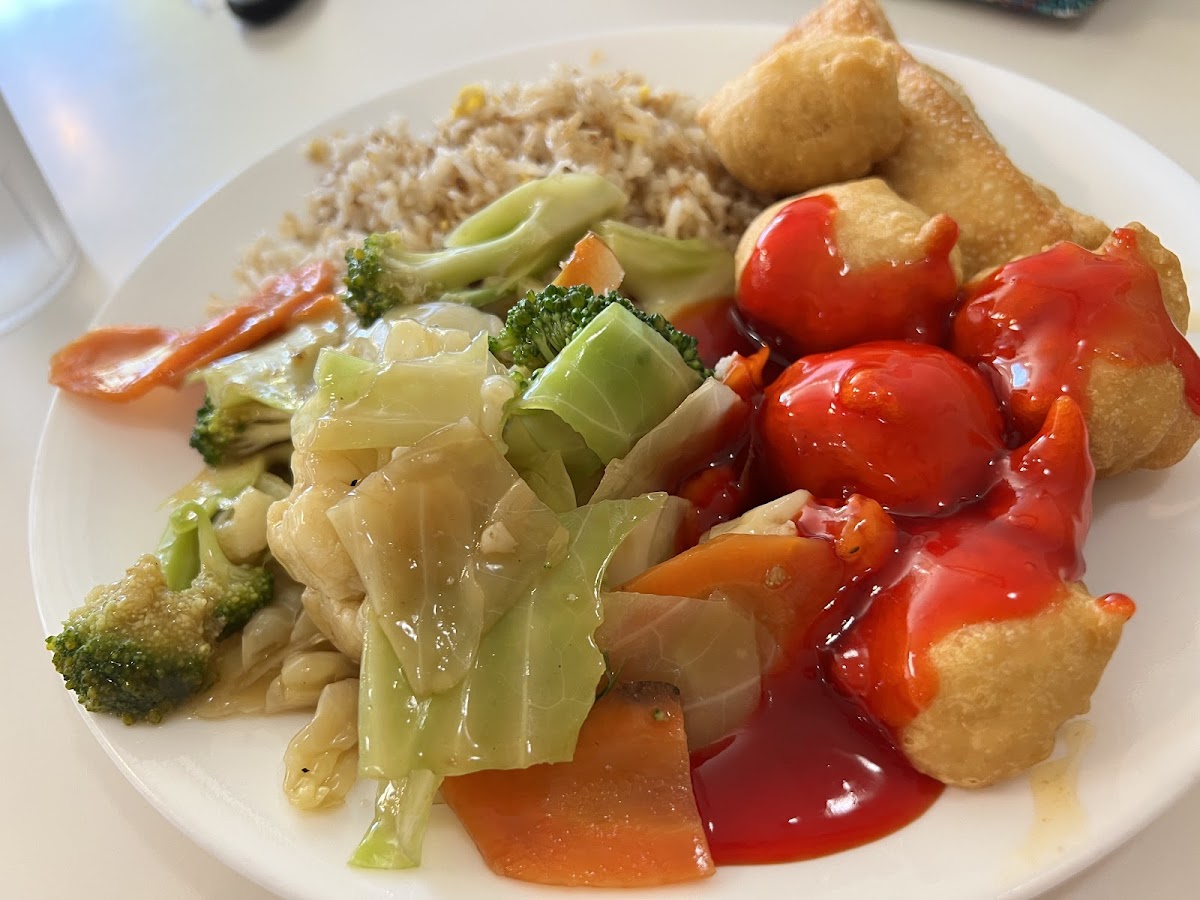 Wu's Restaurant - Photo 6