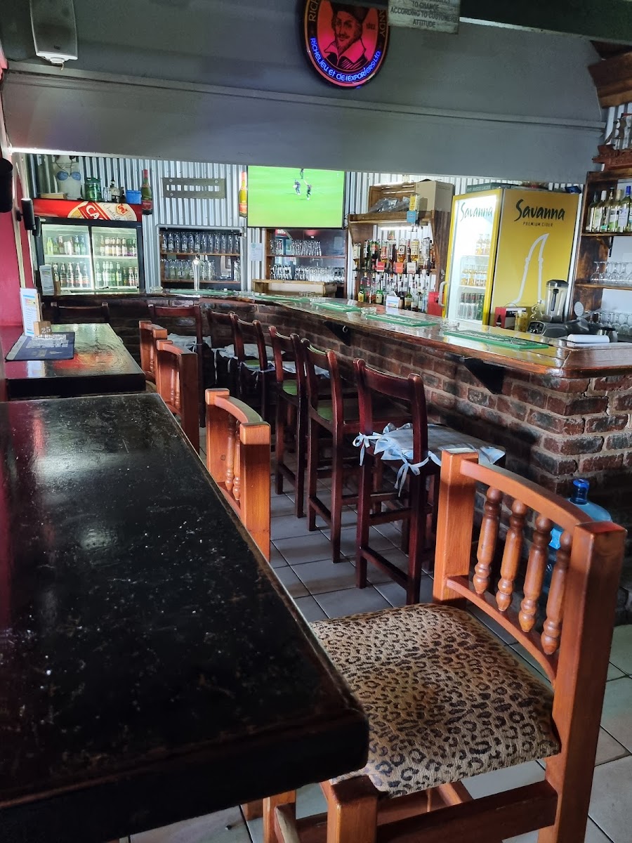 The Pumphouse Family Restaurant & Bar - Photo 5