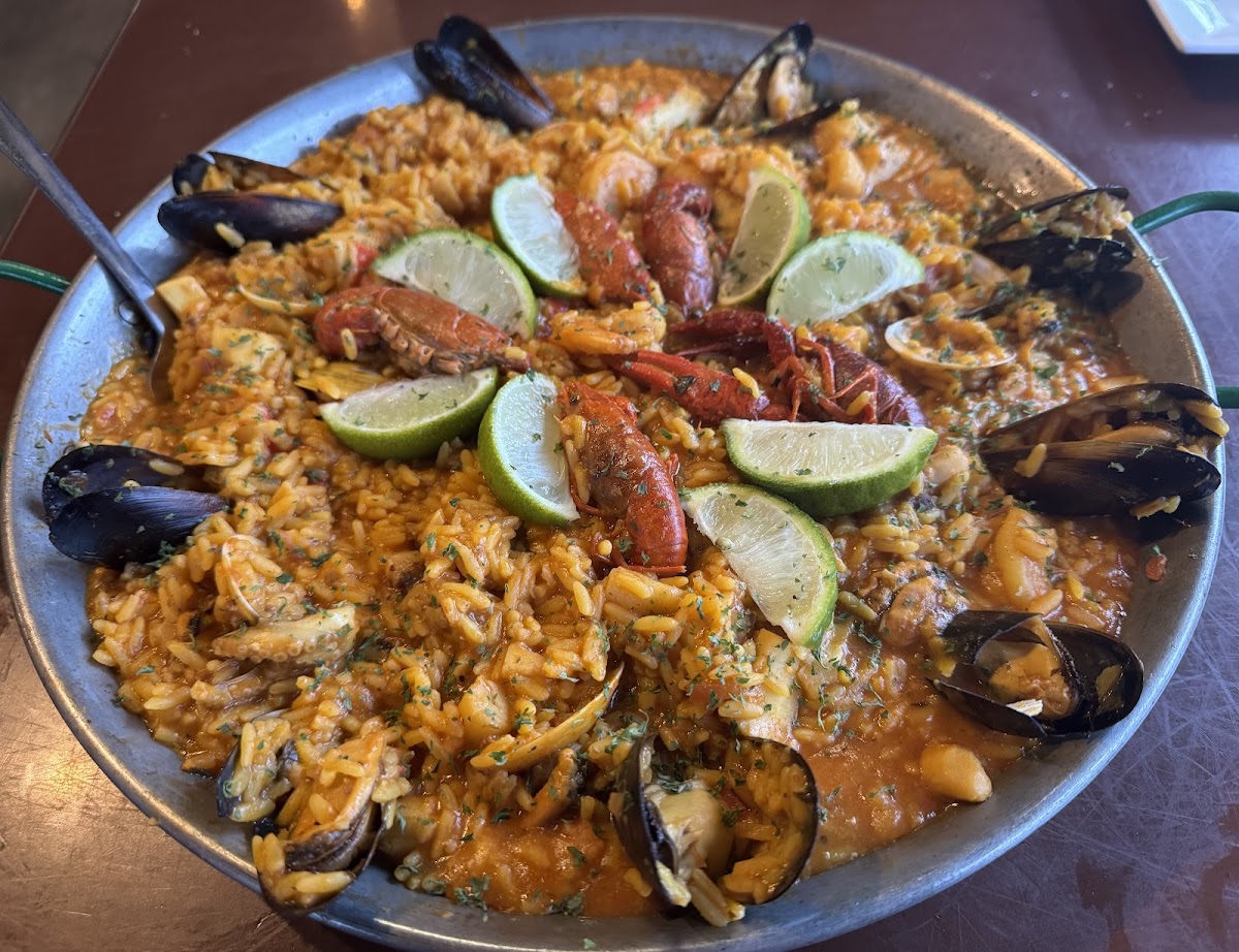 Las Palmas Restaurant - Photo 4