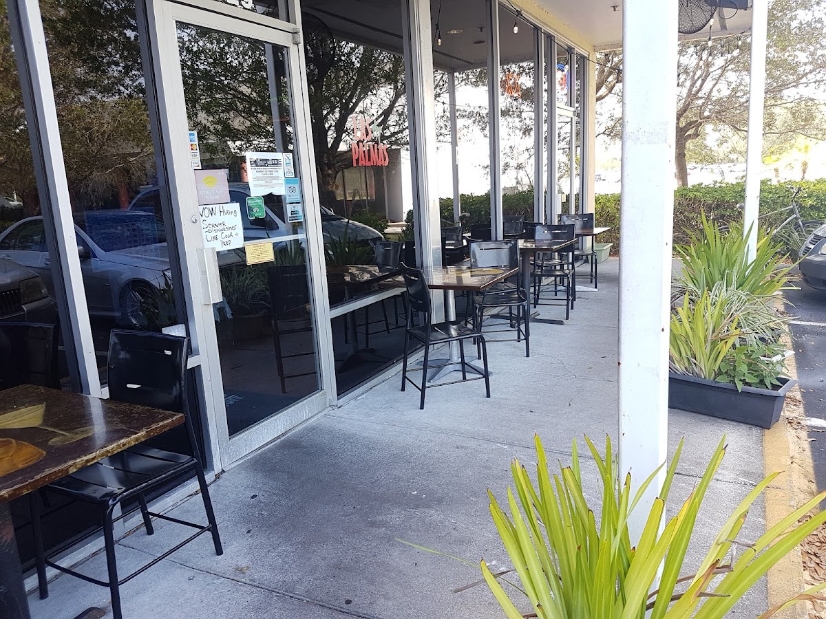 Las Palmas Restaurant - Photo 6