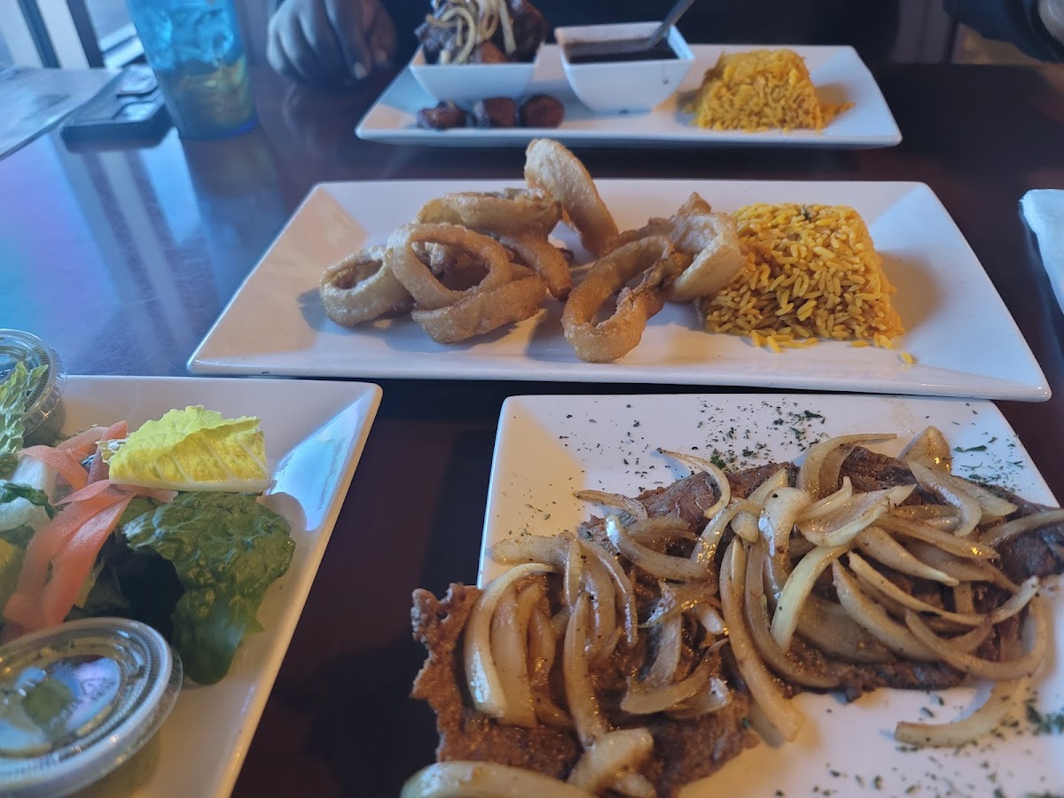 Las Palmas Restaurant - Photo 8