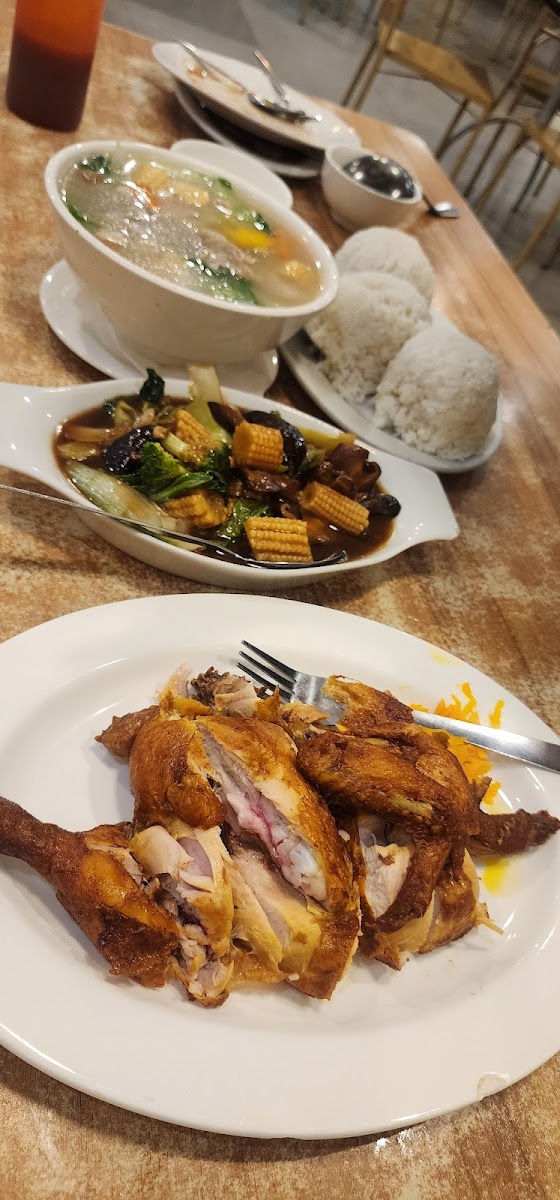 City Deluxe Restaurant Urdaneta - Photo 2