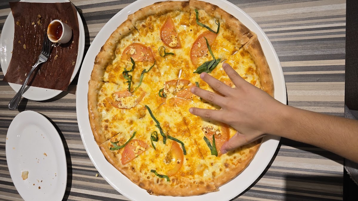 Vivo Pizza Mid Valley Southkey - Photo 8