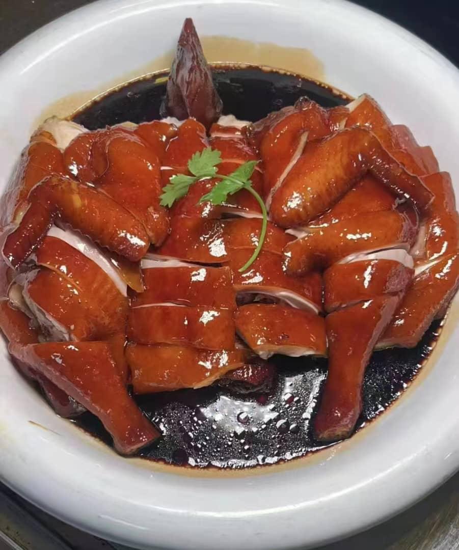 Yu Ji Seafood Restaurant • 澳门 • 渔记脆皮烤鱼 - Photo 2