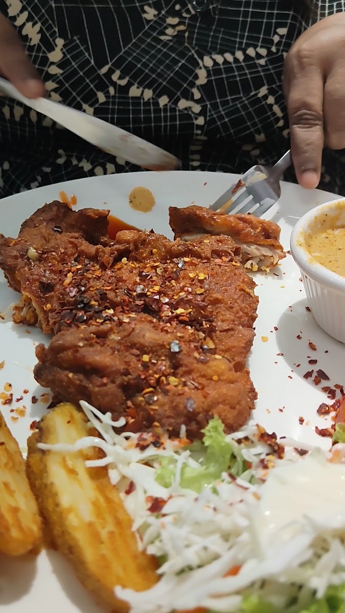 Restoran Hua Mui Seri Alam - Photo 1