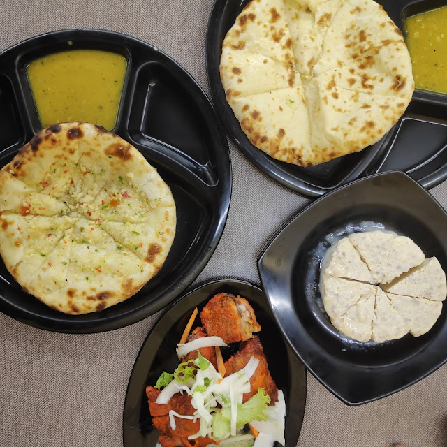 Shah Jahan Cheesy Naan