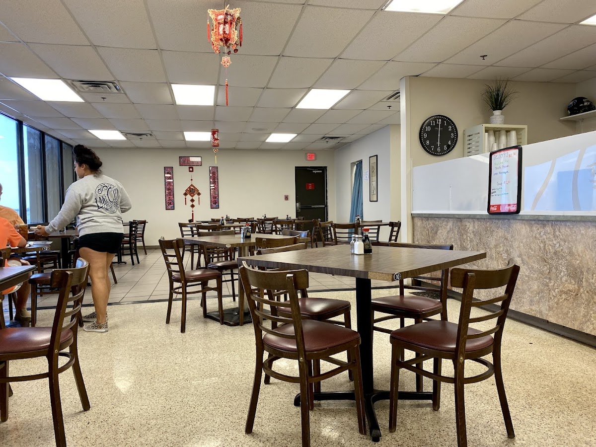 Mathis Field Cafe / Airport