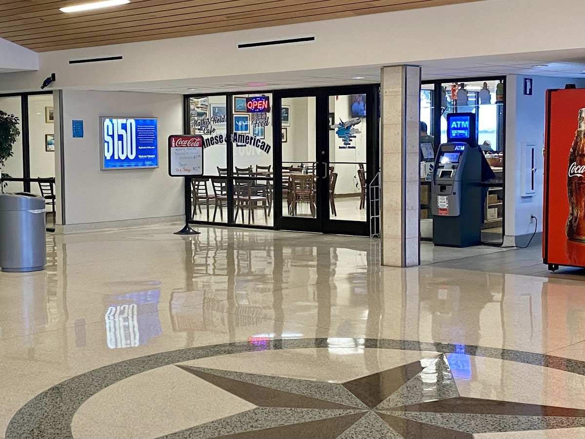 Mathis Field Cafe / Airport - Photo 9