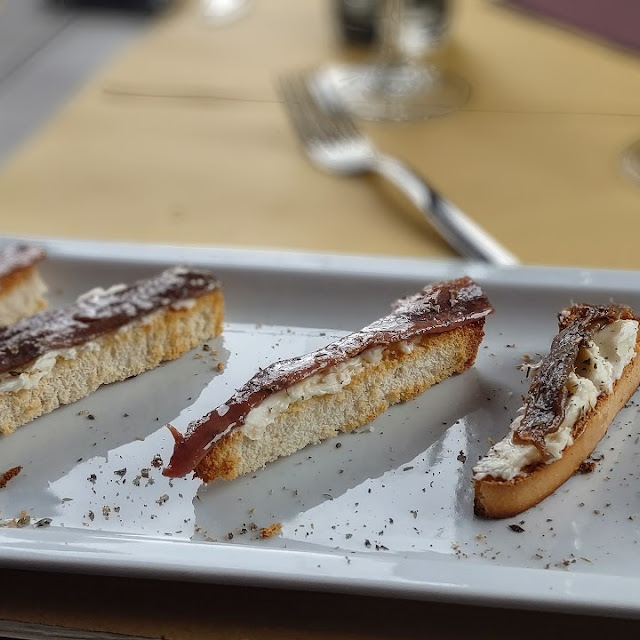 Pane Burro E Acciughe