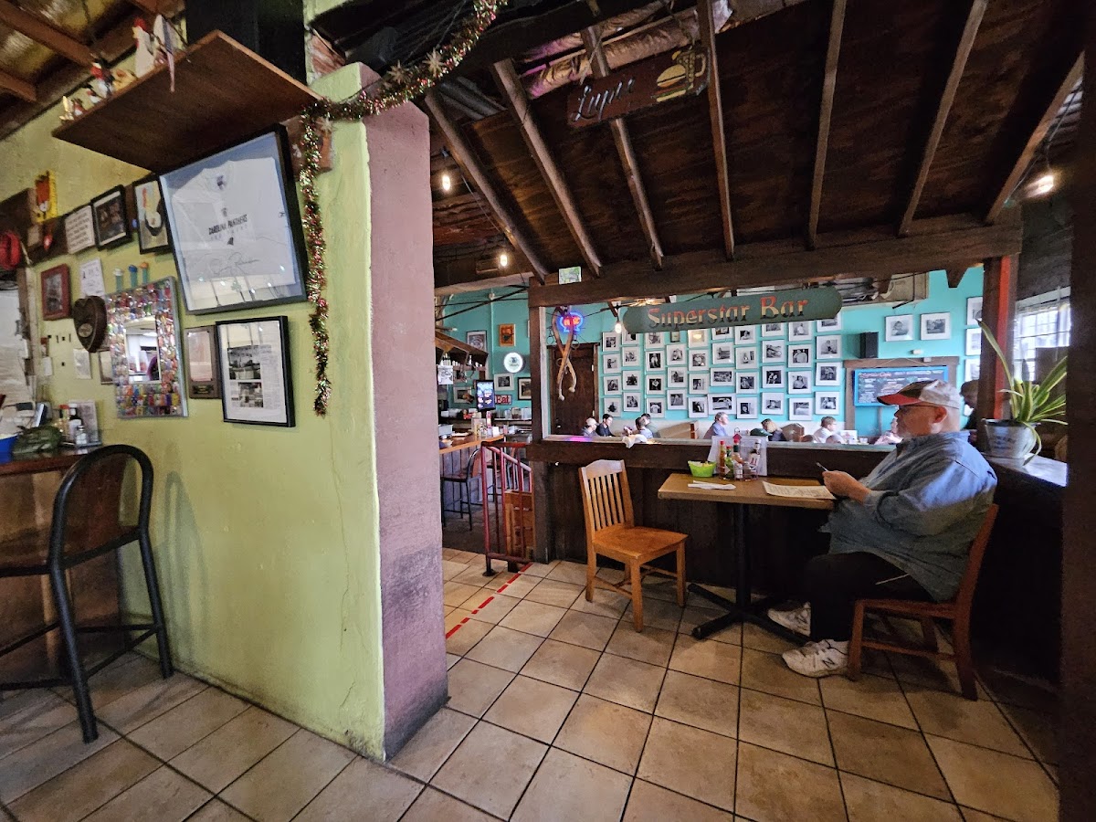 Lupie's Cafe - Photo 7