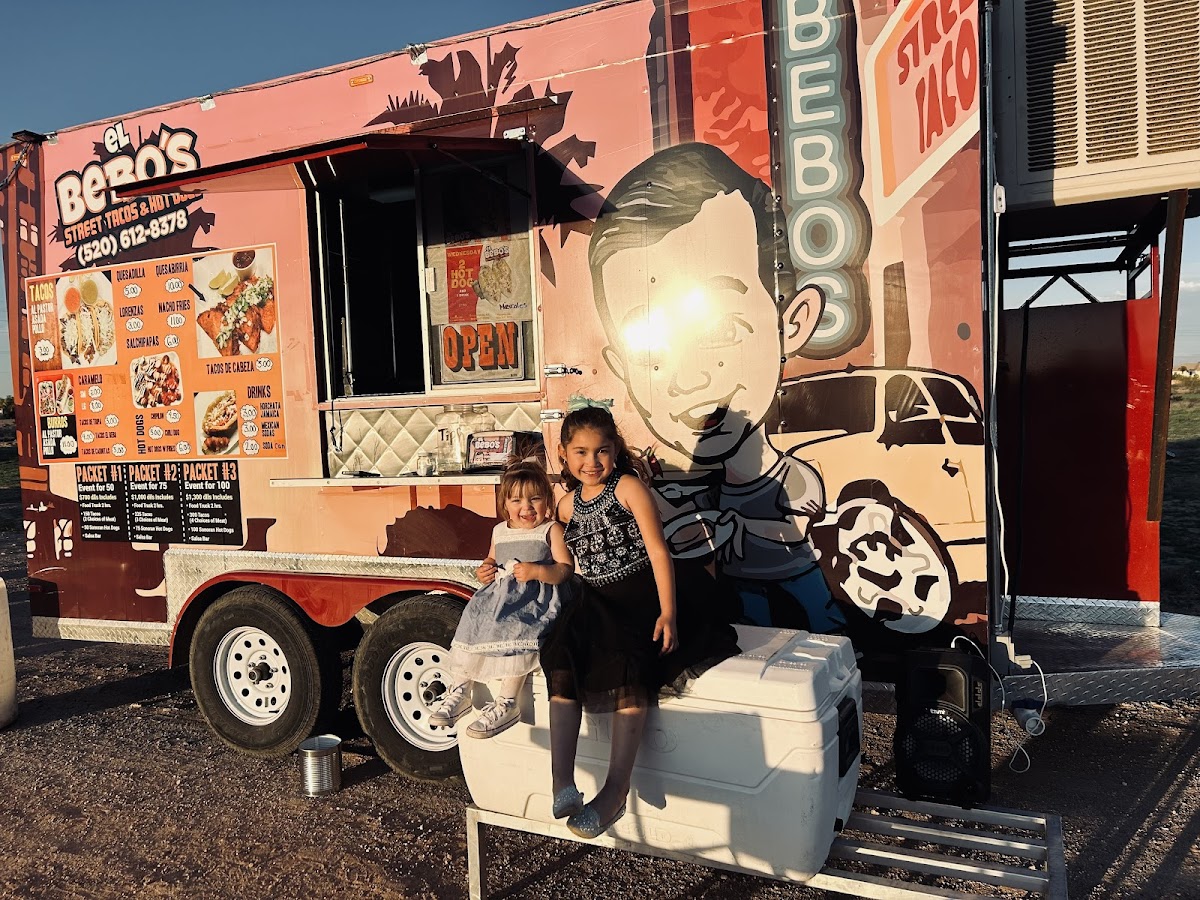 El Bebos Street Tacos & Hot Dogs - Photo 2