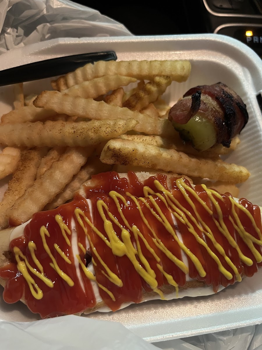 El Bebos Street Tacos & Hot Dogs - Photo 8