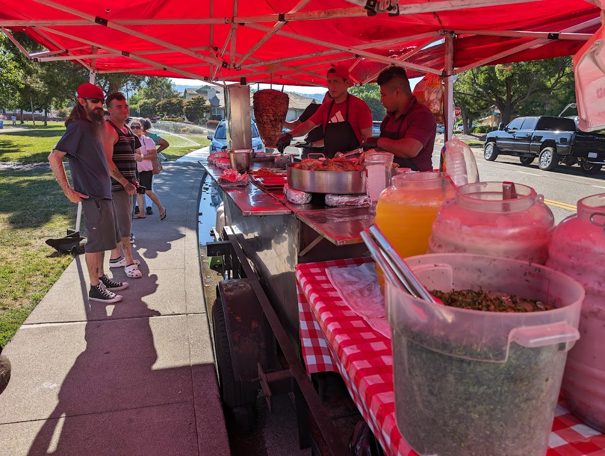 Taqueria Los Perrones - Photo 3