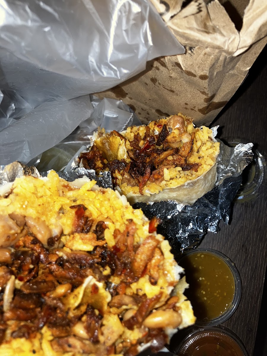Taqueria Los Perrones - Photo 8