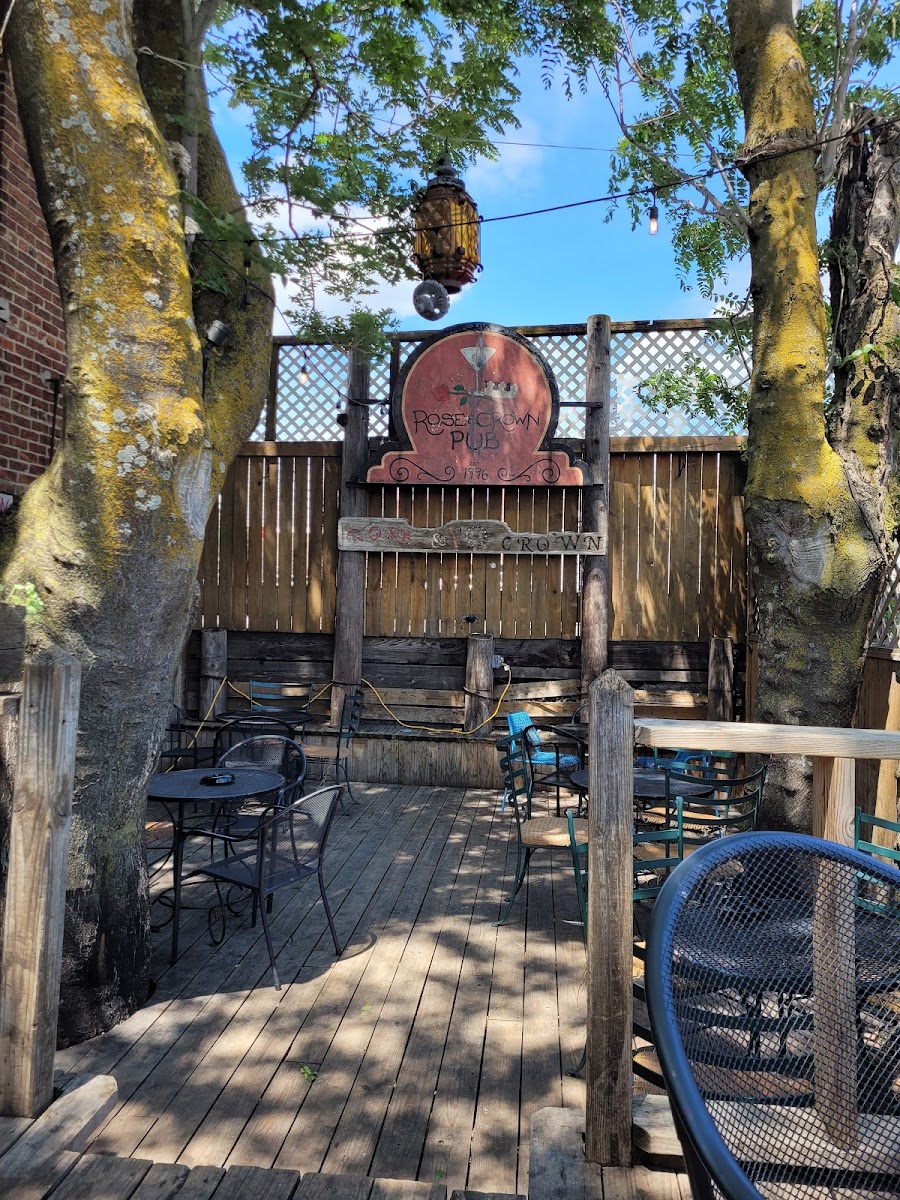 Rose & Crown Pub - Photo 3