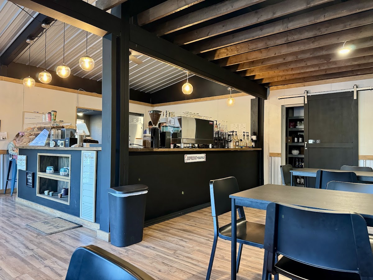 Lost Pines Coffee Company - Photo 8