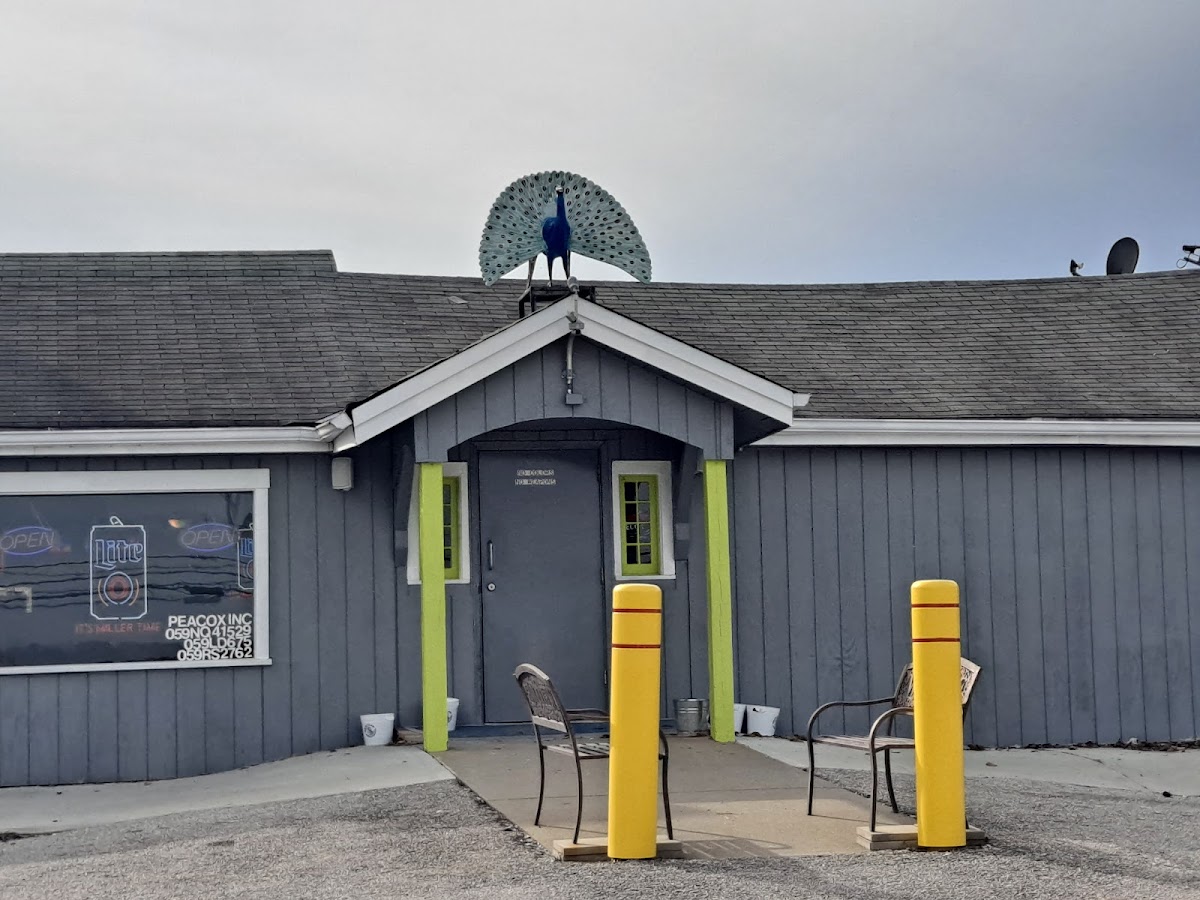 Peecox Bar & Grill Independence - Photo 4