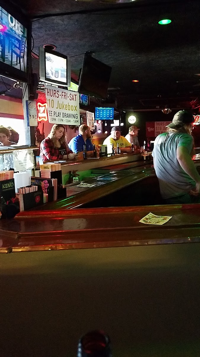 Peecox Bar & Grill Independence - Photo 7