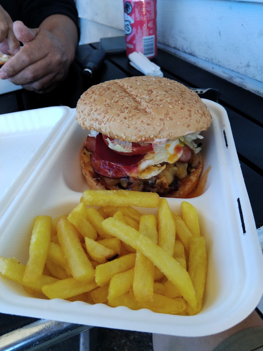 Tee's Takeaway - Photo 9