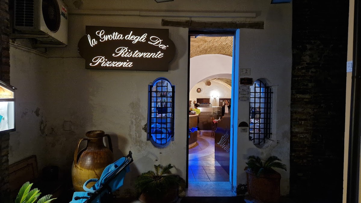 Ristorante Pizzeria La Grotta degli Dei