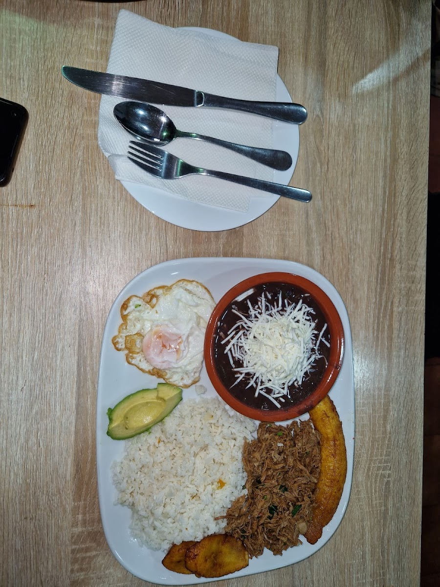 BAR VENEZOLANO LA ESTANCIA - Photo 8