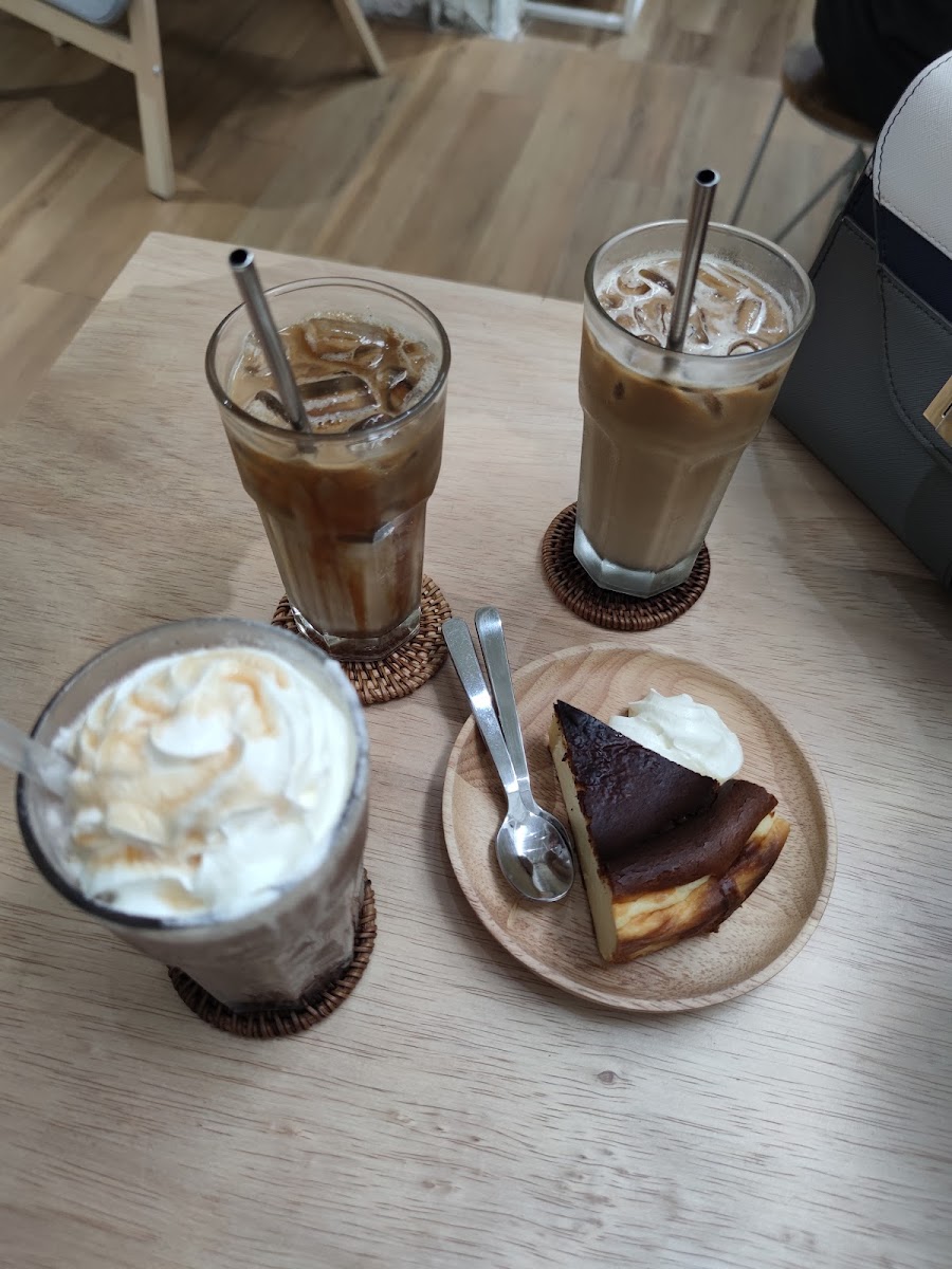 PBUY Store & DRINKÄ Coffee - Photo 6