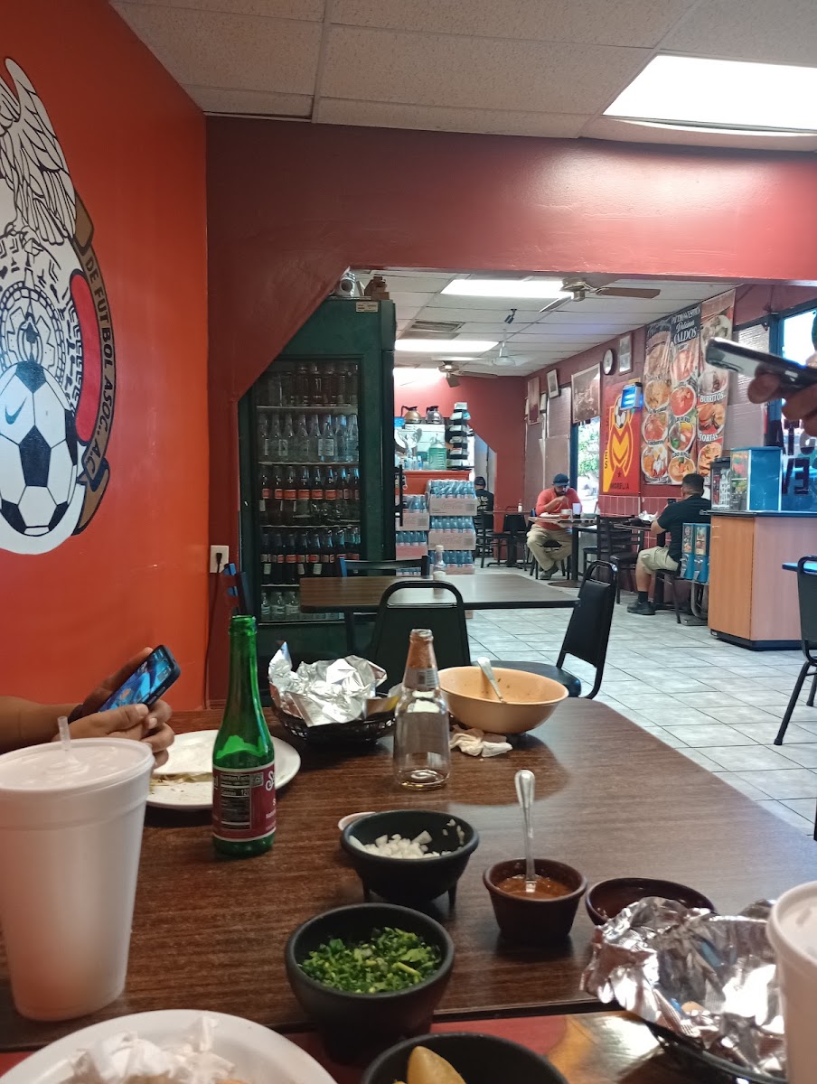Taqueria Ixtlan - Photo 5