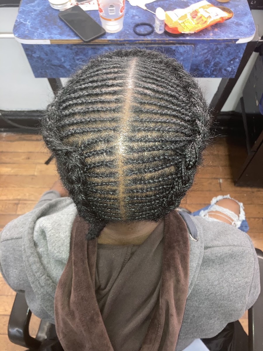 Diamond Cut Salon & Barber - Photo 2