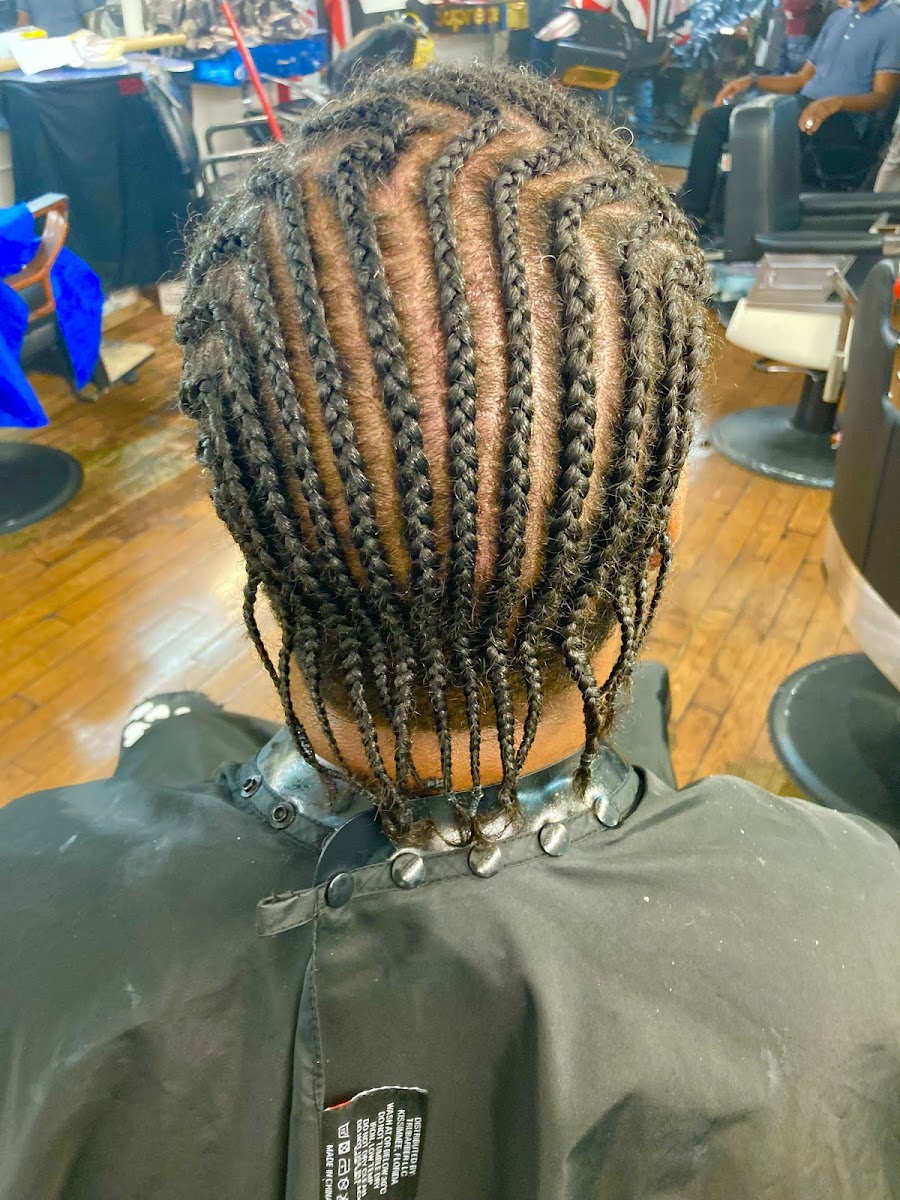 Diamond Cut Salon & Barber - Photo 4