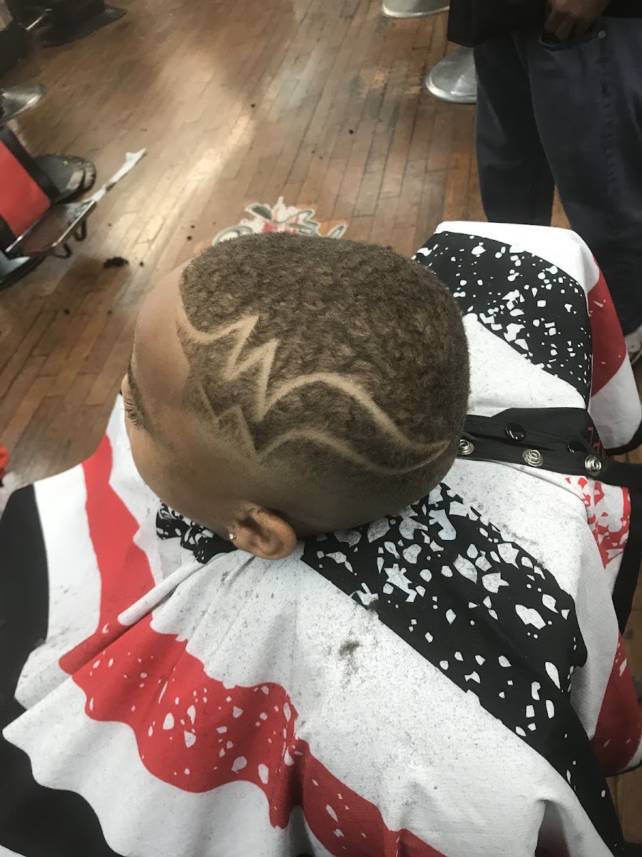 Diamond Cut Salon & Barber - Photo 5