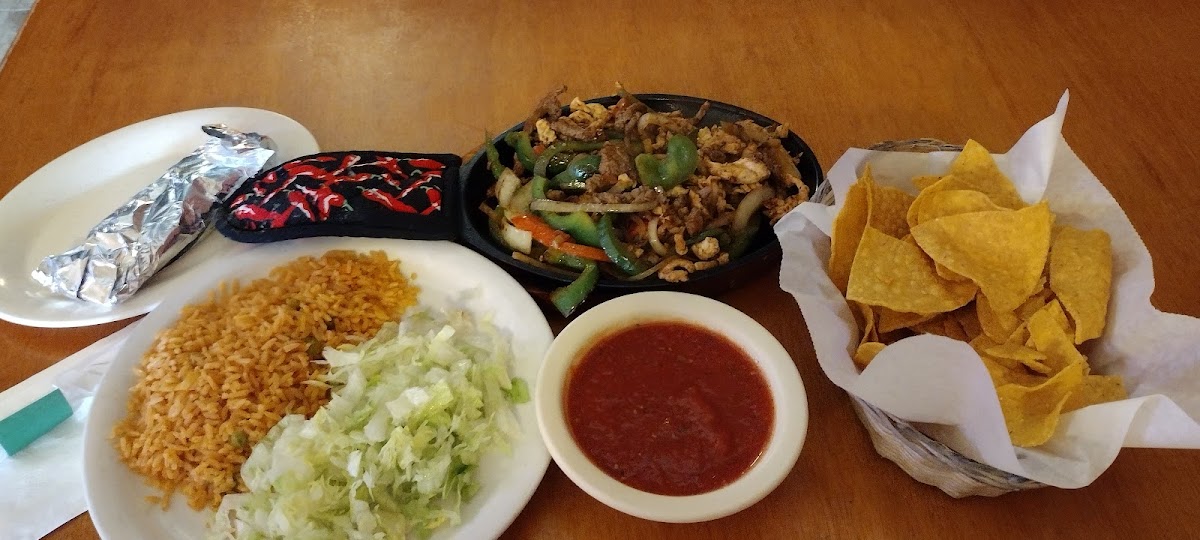 El Parian Mexican Bar & Grill - Photo 9