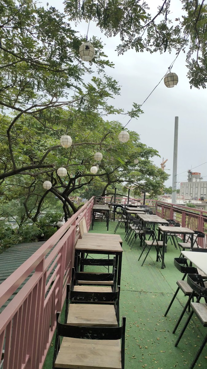 reroute cafe - Photo 1