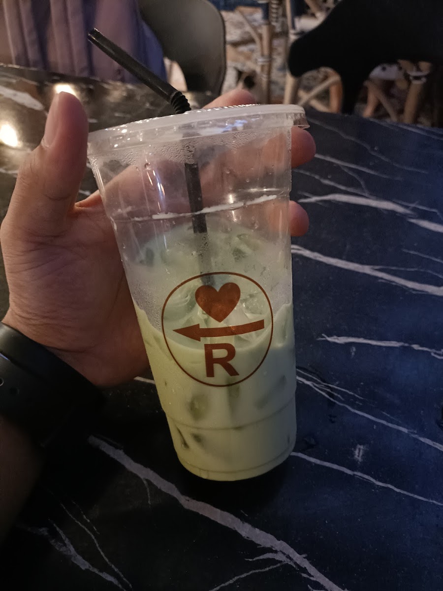 reroute cafe - Photo 3