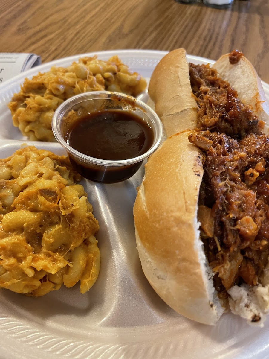 MUDDY CREEK BBQ - Photo 2