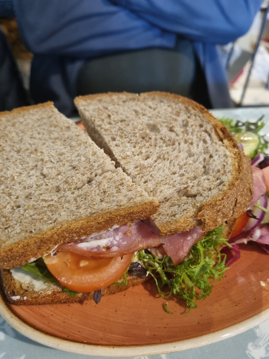 The Courtyard Cafe - Photo 9