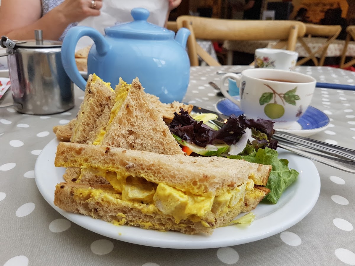 The Courtyard Cafe - Photo 3