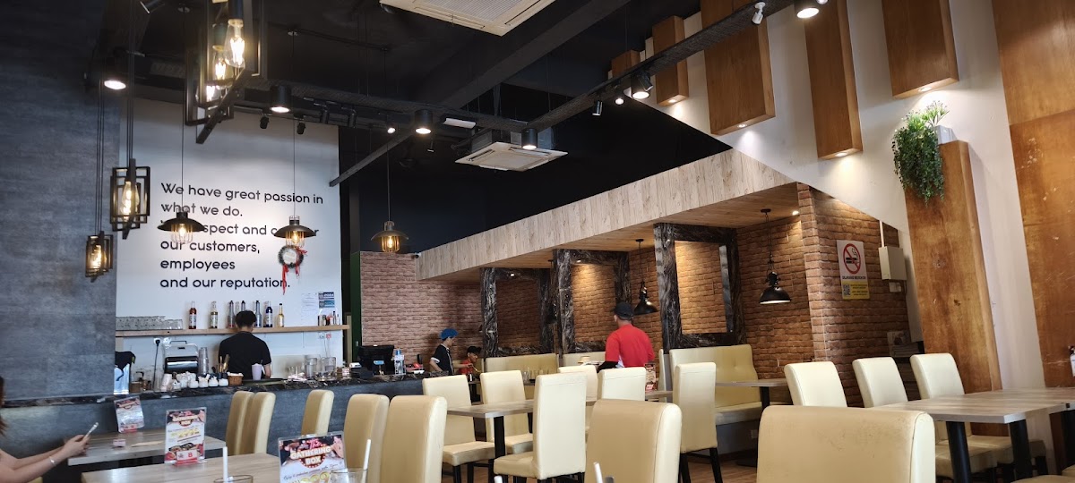 Anmour Cafe Eko Botani - Photo 1