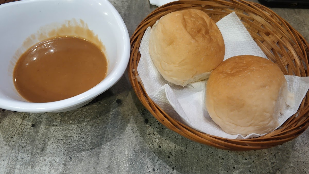 Anmour Cafe Eko Botani - Photo 4