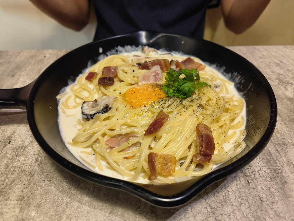 Anmour Cafe Eko Botani - Photo 5