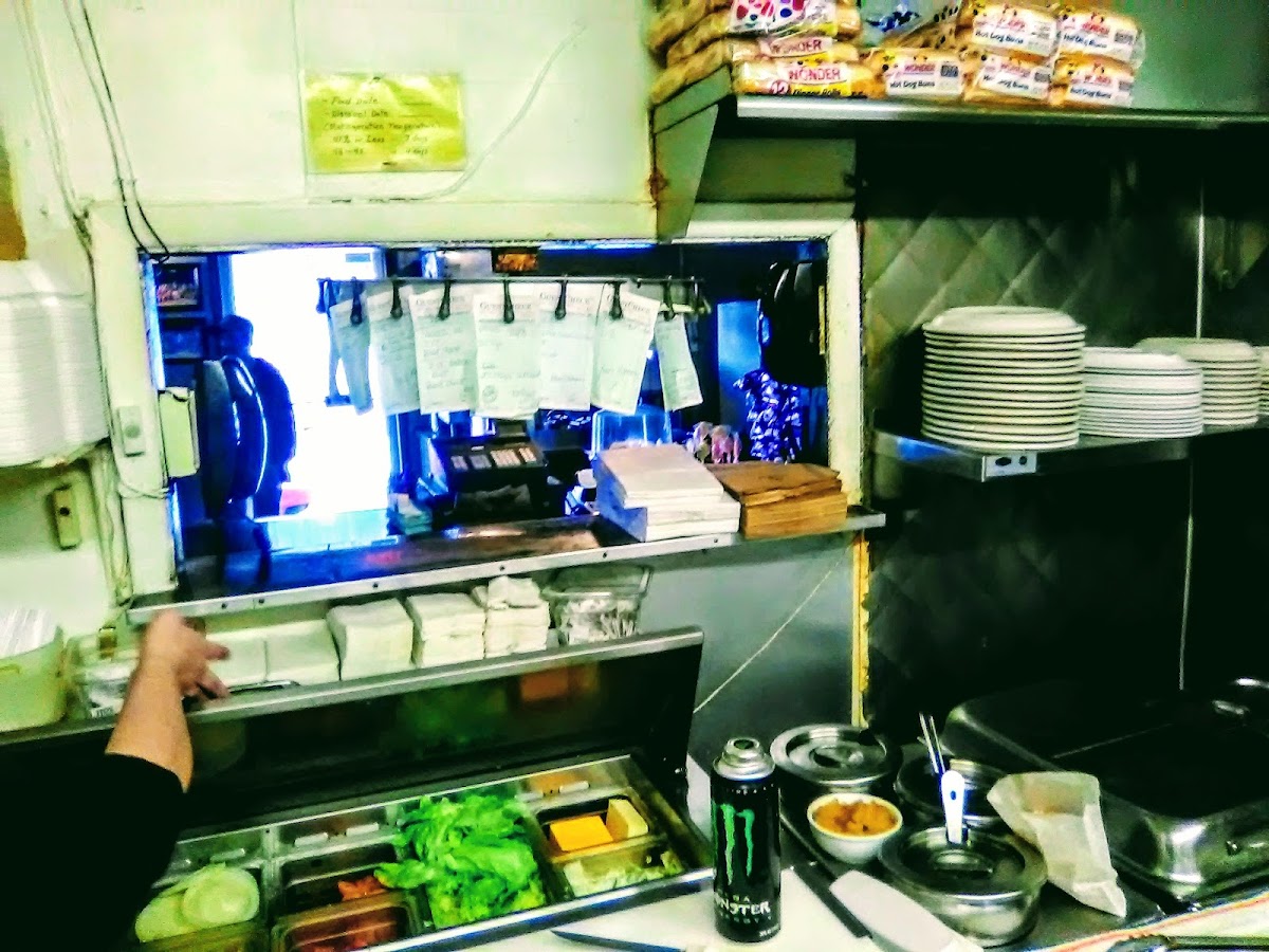 Hornet's Restaurant - Photo 5