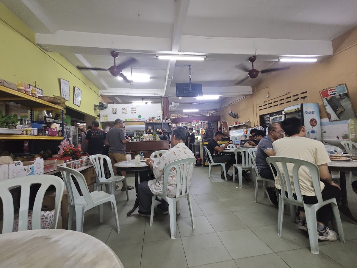 Hoover Restaurant 豪华茶餐室 - Photo 2