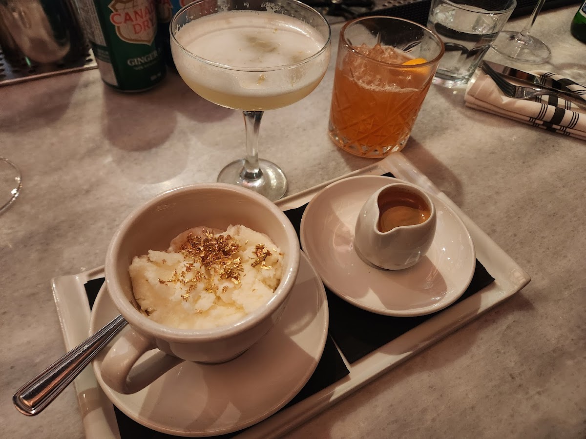 Pigeon Café & Bar - Photo 3